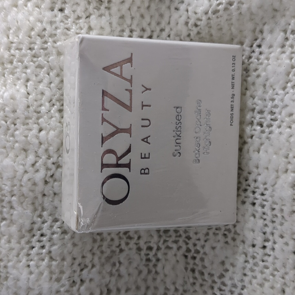 Oryza Beauty Baked Opaline Highlighter in Sunkissed, 3.5g/0.13oz